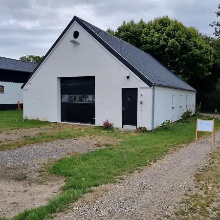 Vakantiehuis A Peaceful Retreat Close To Nature, The Coast, And Culture *