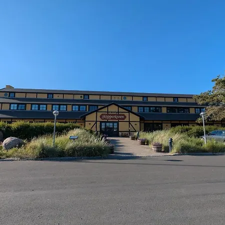 A Peaceful Retreat Close To Nature, The Coast, And Culture *